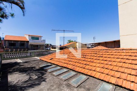 Casa à venda com 341m², 2 quartos e 3 vagas Casa à venda com 341m², 2 quartos e 3 vagasTerraço