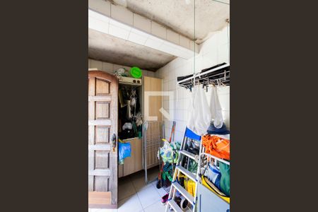 Casa à venda com 341m², 2 quartos e 3 vagas Casa à venda com 341m², 2 quartos e 3 vagasÁrea de Serviço