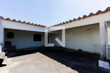 Casa à venda com 341m², 2 quartos e 3 vagas Casa à venda com 341m², 2 quartos e 3 vagasEdícula