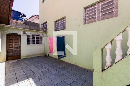 Casa à venda com 341m², 2 quartos e 3 vagas Casa à venda com 341m², 2 quartos e 3 vagasQuintal