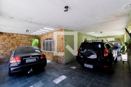 Casa à venda com 341m², 2 quartos e 3 vagas Casa à venda com 341m², 2 quartos e 3 vagasGaragem