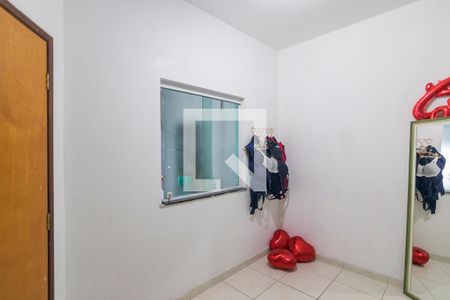 Casa à venda com 180m², 3 quartos e 4 vagasQuarto de Serviço
