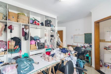 Casa à venda com 180m², 3 quartos e 4 vagasQuarto 1 Suite