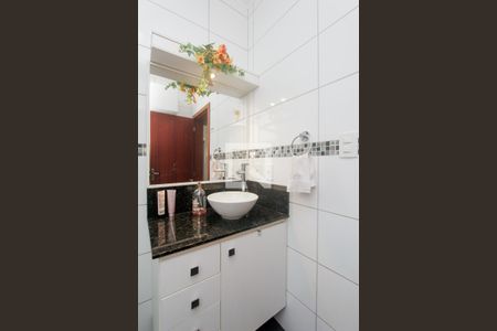 Casa à venda com 150m², 4 quartos e 4 vagasBanheiro social 1 - 1° casa