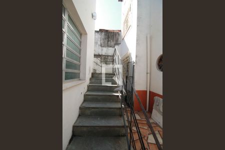 Casa à venda com 450m², 5 quartos e 2 vagasEscada