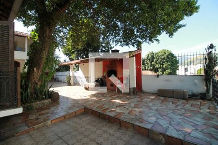 Casa à venda com 450m², 5 quartos e 2 vagasQuintal