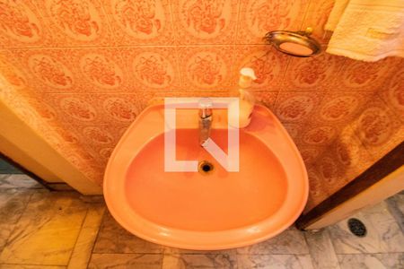 Casa para alugar com 379m², 5 quartos e 2 vagasBanheiro de Serviço