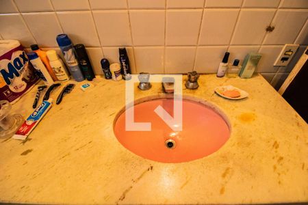 Casa para alugar com 379m², 5 quartos e 2 vagasDetalhe do banheiro