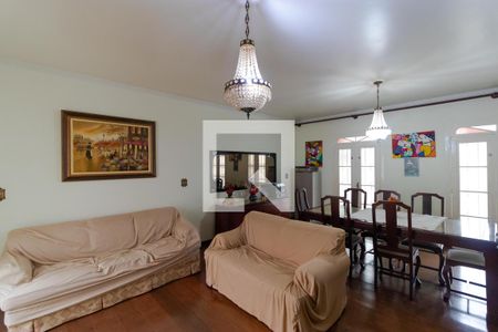 Casa à venda com 363m², 4 quartos e 6 vagas Casa à venda com 363m², 4 quartos e 6 vagasSalas