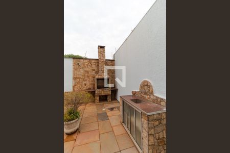 Casa à venda com 363m², 4 quartos e 6 vagas Casa à venda com 363m², 4 quartos e 6 vagasChurrasqueira