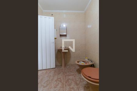 Casa à venda com 363m², 4 quartos e 6 vagas Casa à venda com 363m², 4 quartos e 6 vagasBanheiro 02