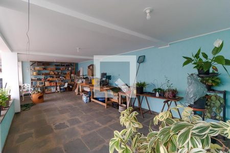 Casa à venda com 363m², 4 quartos e 6 vagas Casa à venda com 363m², 4 quartos e 6 vagasVaranda