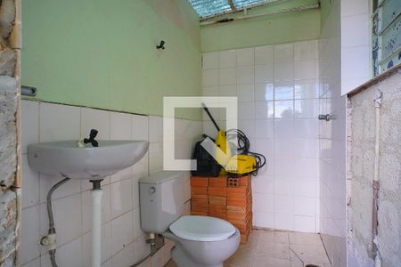 Casa à venda com 185m², 3 quartos e 2 vagasBanheiro pátio