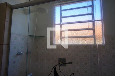 Casa à venda com 185m², 3 quartos e 2 vagasBanheiro Corredor