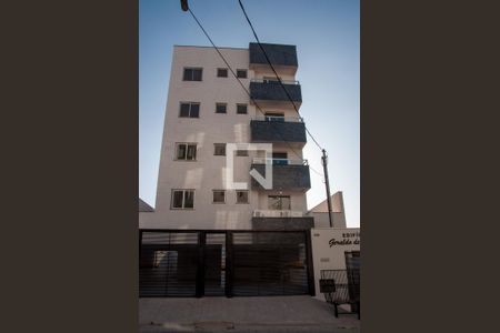 Apartamento à venda com 58m², 2 quartos e 2 vagas Apartamento à venda com 58m², 2 quartos e 2 vagasFachada