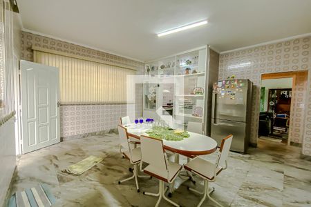 Casa à venda com 448m², 4 quartos e 4 vagas Casa à venda com 448m², 4 quartos e 4 vagasCozinha