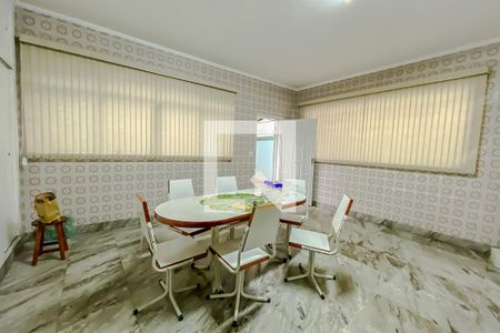 Casa à venda com 448m², 4 quartos e 4 vagas Casa à venda com 448m², 4 quartos e 4 vagasCozinha