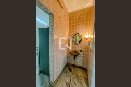 Casa à venda com 448m², 4 quartos e 4 vagas Casa à venda com 448m², 4 quartos e 4 vagasBanheiro 2