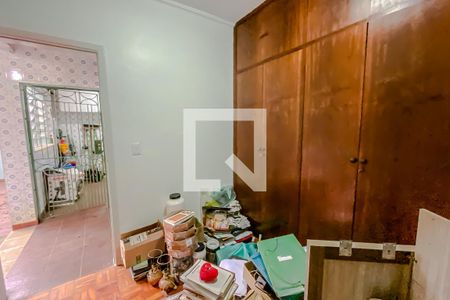 Casa à venda com 448m², 4 quartos e 4 vagas Casa à venda com 448m², 4 quartos e 4 vagasQuarto de Serviço