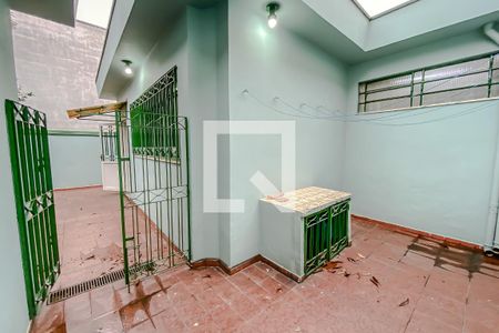 Casa à venda com 448m², 4 quartos e 4 vagas Casa à venda com 448m², 4 quartos e 4 vagasQuintal