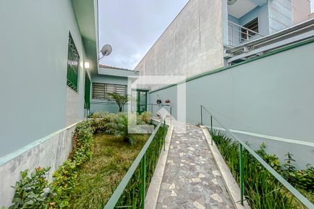 Casa à venda com 448m², 4 quartos e 4 vagas Casa à venda com 448m², 4 quartos e 4 vagasEntrada