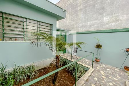 Casa à venda com 448m², 4 quartos e 4 vagas Casa à venda com 448m², 4 quartos e 4 vagasEntrada