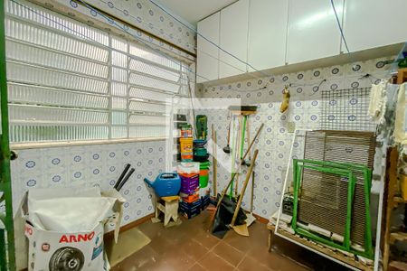 Casa à venda com 448m², 4 quartos e 4 vagas Casa à venda com 448m², 4 quartos e 4 vagasLavanderia