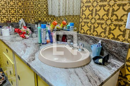 Casa à venda com 448m², 4 quartos e 4 vagas Casa à venda com 448m², 4 quartos e 4 vagasDetalhe Banheiro 2