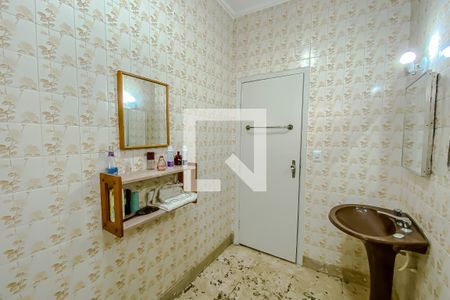 Casa à venda com 448m², 4 quartos e 4 vagas Casa à venda com 448m², 4 quartos e 4 vagasBanheiro