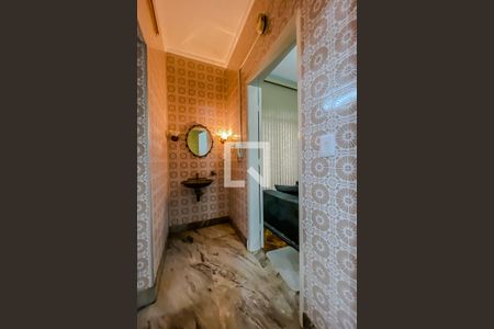 Casa à venda com 448m², 4 quartos e 4 vagas Casa à venda com 448m², 4 quartos e 4 vagasBanheiro 2