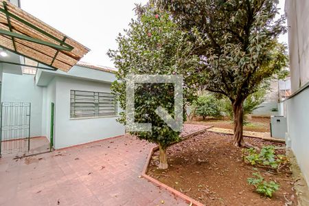Casa à venda com 448m², 4 quartos e 4 vagas Casa à venda com 448m², 4 quartos e 4 vagasQuintal