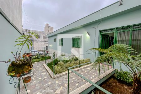 Casa à venda com 448m², 4 quartos e 4 vagas Casa à venda com 448m², 4 quartos e 4 vagasEntrada