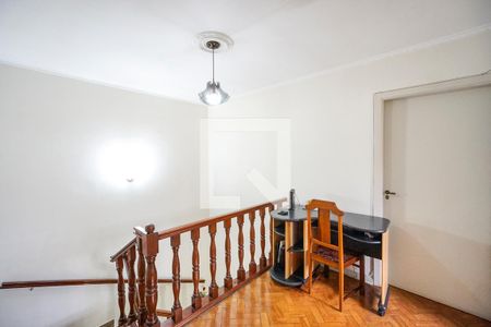 Casa à venda com 320m², 3 quartos e 3 vagas Casa à venda com 320m², 3 quartos e 3 vagasHall da escada