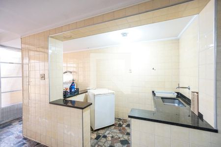 Casa à venda com 320m², 3 quartos e 3 vagas Casa à venda com 320m², 3 quartos e 3 vagasLavanderia