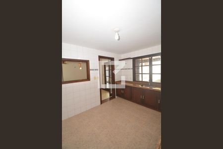 Casa para alugar com 319m², 4 quartos e 1 vagaCozinha