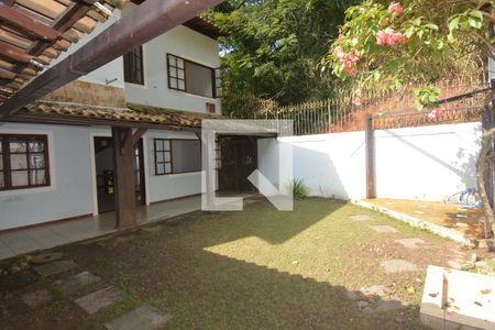 Casa para alugar com 319m², 4 quartos e 1 vagaQuintal - Churrasqueira