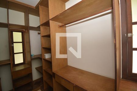 Casa para alugar com 319m², 4 quartos e 1 vagaCloset da Suíte