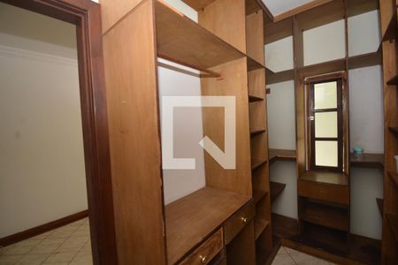 Casa para alugar com 319m², 4 quartos e 1 vagaCloset da Suíte