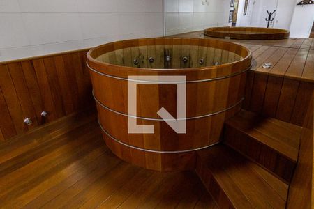 Detalhe da banheira de apartamento para alugar com 3 quartos, 386m² em Guilhermina, Praia Grande