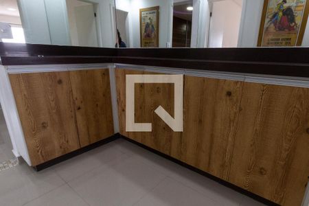 Apartamento para alugar com 386m², 3 quartos e 3 vagasDetalhe do closet das suítes