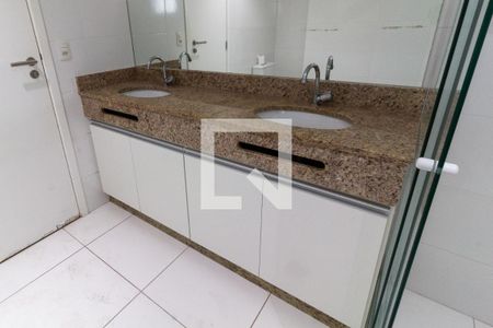 Apartamento para alugar com 386m², 3 quartos e 3 vagasDetalhe do banheiro da suíte 2