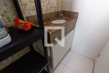 Apartamento para alugar com 386m², 3 quartos e 3 vagasDetalhe do banheiro de serviço
