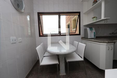 Apartamento à venda com 180m², 4 quartos e 3 vagasCopa