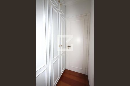 Apartamento à venda com 180m², 4 quartos e 3 vagasCloset