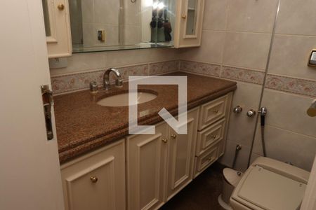 Apartamento à venda com 180m², 4 quartos e 3 vagasBanheiro da Suíte