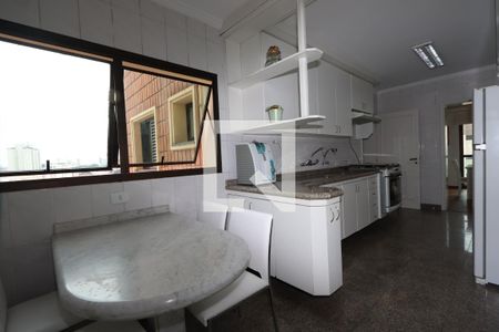 Apartamento à venda com 180m², 4 quartos e 3 vagasCopa