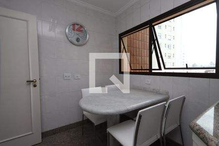 Apartamento à venda com 180m², 4 quartos e 3 vagasCopa