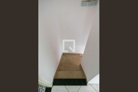 Escadas de casa à venda com 3 quartos, 80m² em Vila Cruz das Almas, São Paulo