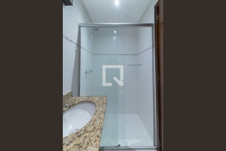 Casa de condomínio para alugar com 255m², 4 quartos e 4 vagasBanheiro do Quarto 2