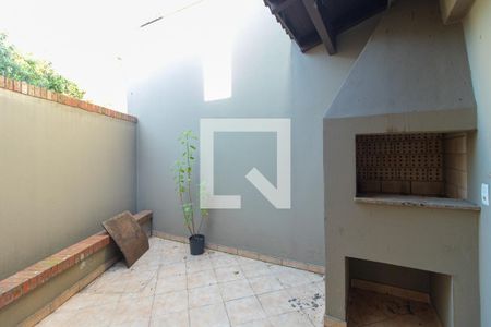 Casa de condomínio para alugar com 255m², 4 quartos e 4 vagasChurrasqueira